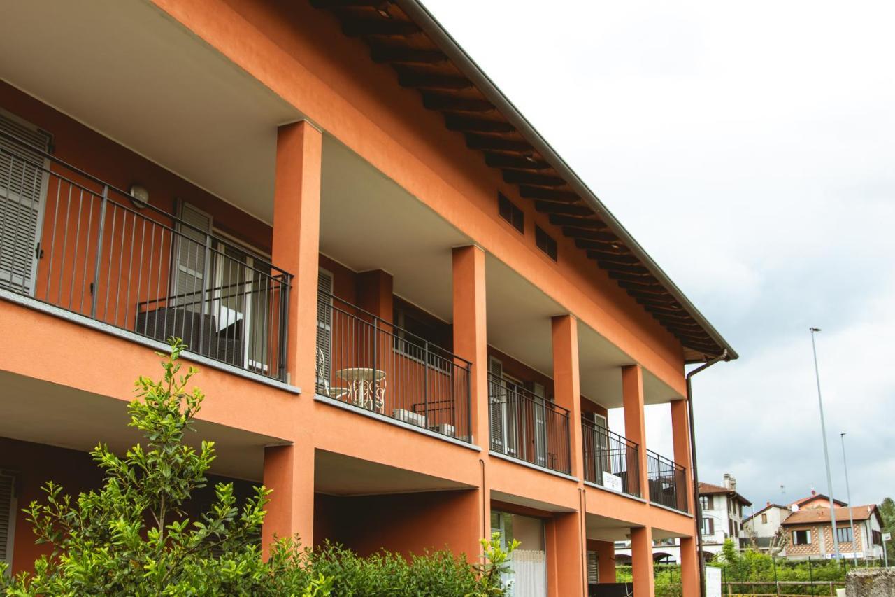 Agriturismo Familiare I Giardini Del Lago Varese Eksteriør billede
